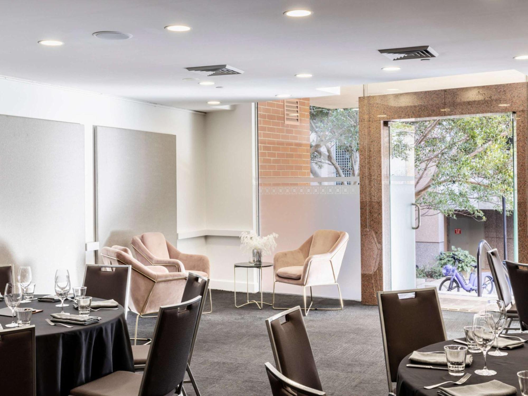 The Sebel Quay West Suites Sydney Eksteriør bilde The Library