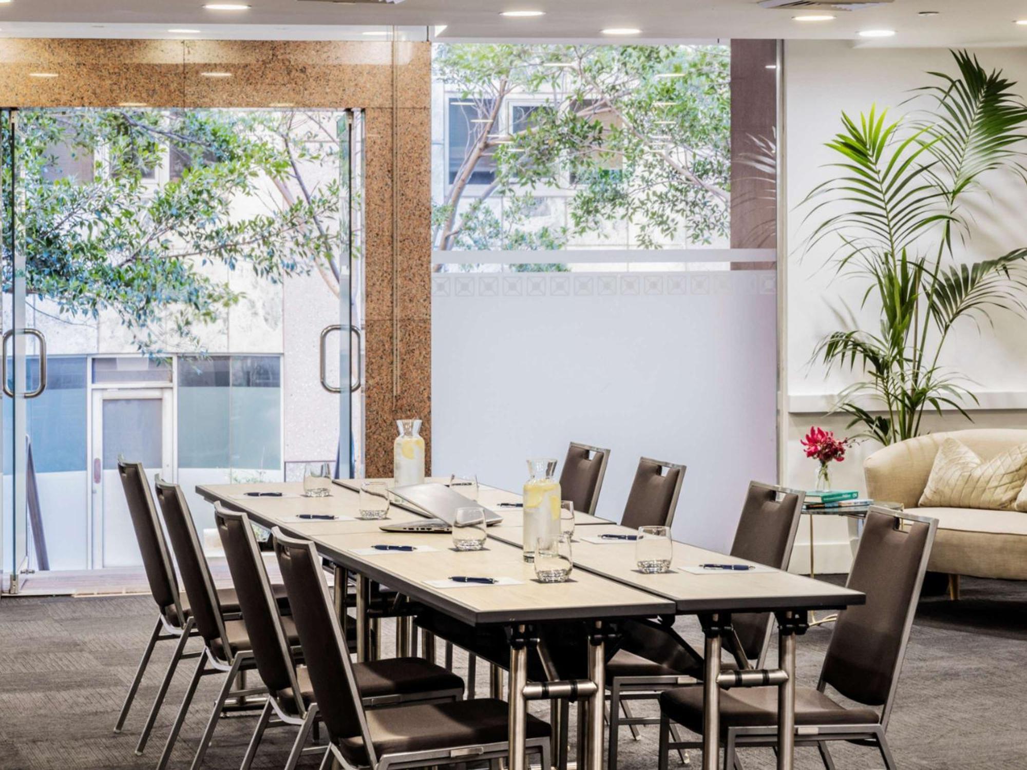The Sebel Quay West Suites Sydney Eksteriør bilde Meeting room